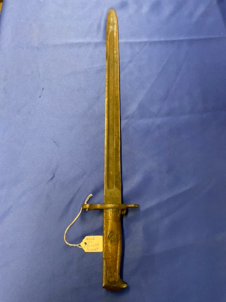 WW1 U.S. Sarrano Bayonet 257247: WW1 U.S. Sarrano Bayonet 257247.Dimensions: 20”