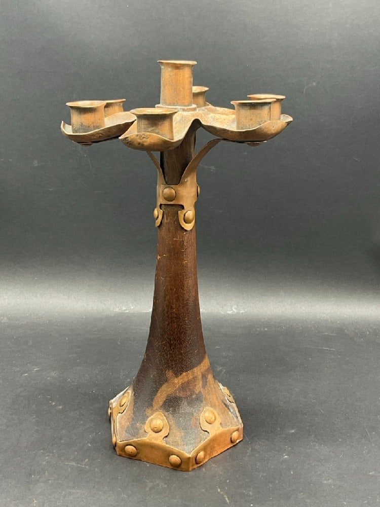 Arts and Crafts 7 Light Candelbra: Arts and Crafts 7 Light Candelbra.Dimensions: 12” x 7 1/4”