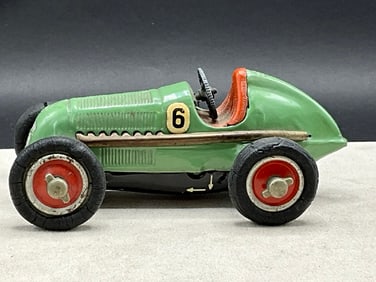 Schucco Studio 1050 Green Race Car