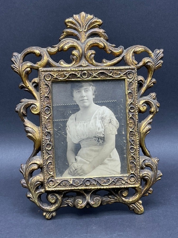 Victorian Easel Back Picture Frame (1 of 3)