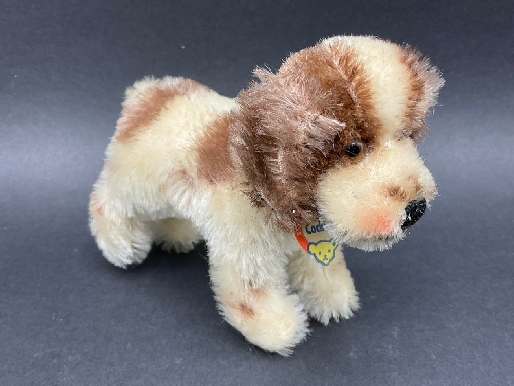 Steiff Cockie Dog: Steiff Cockie Dog. Dimensions: 4” x 5 1/4” x 1 3/4”