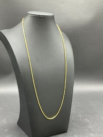 18K uno a ere Yellow Gold Box Chain Necklace