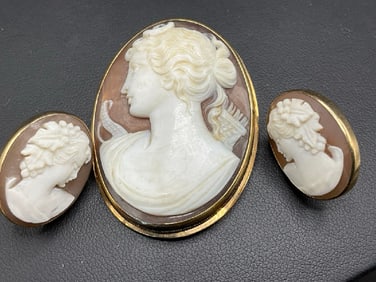 14K Yellow Gold Cameo Brooch with Earrings