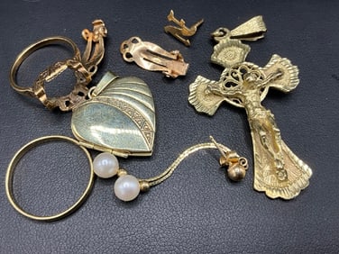 14K Gold Scrap or Repair Jewelry Group