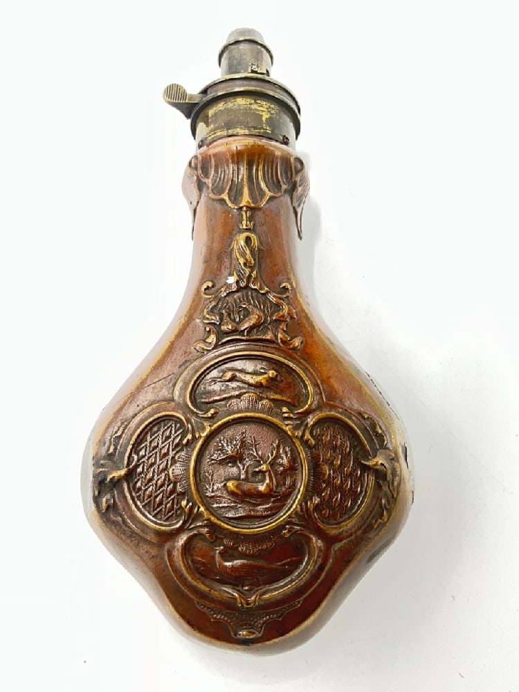 19th Century James Barlow & Co - Birmingham Powder Flask: 19th Century James Barlow & Co Powder Flask.Dimensions: 8” x 4”