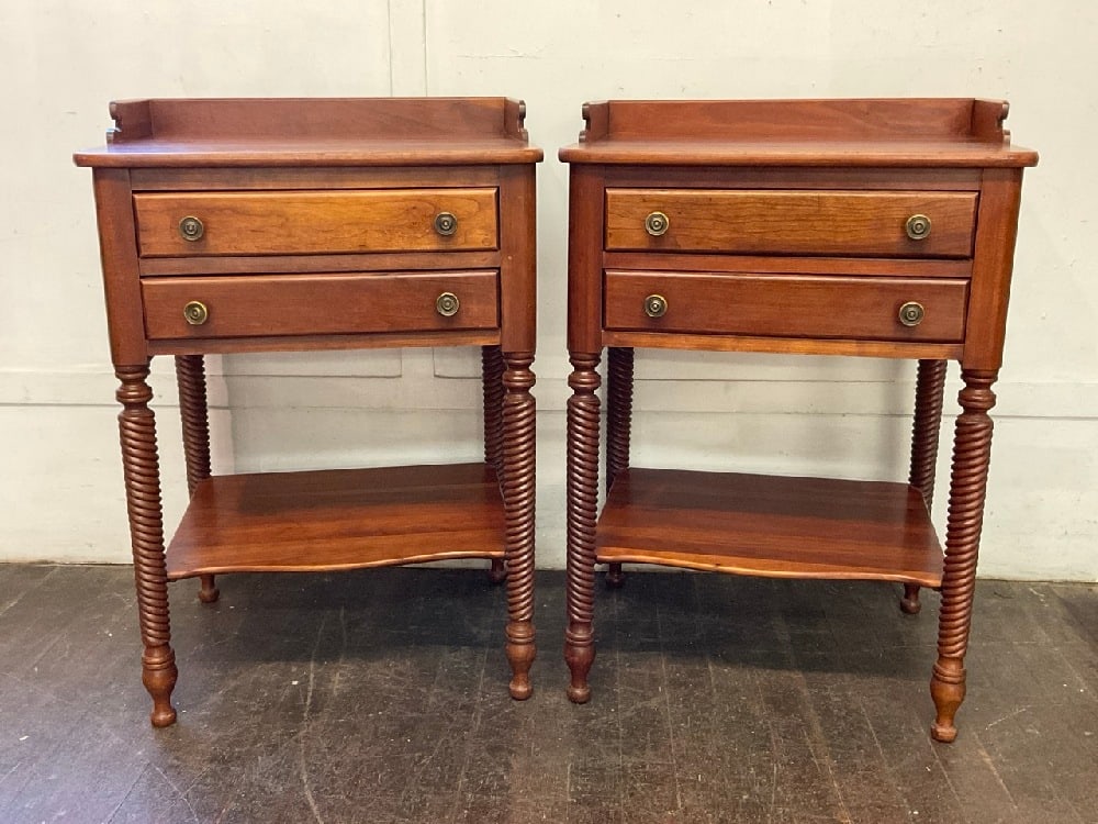 A Pair Of Vintage Willett Wildwood Solid Cherry End Tables: A Pair Of Vintage Willett Wildwood Solid Cherry End Tables.Dimensions 30.5” x 21” x 17.5” Condition: One drawer knob needing repair. Some surface scratching noted. Please see photogr