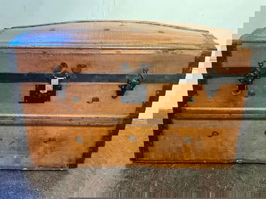 Antique Dome Top Trunk