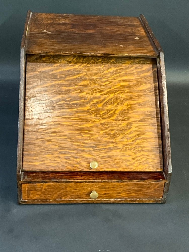 Early 20th C. Vintage Oak Letter Holder/ Organizer: Early 20th C. Vintage Oak Letter Holder/ Organizer.Dimensions 8.5” x 10” x 15.25”Please see photograph preview