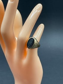 10K Yellow Gold Mary Washington College Class Ring