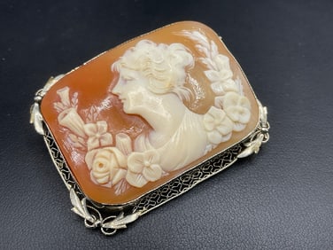 14K White Gold Rectangular Form Cameo Brooch