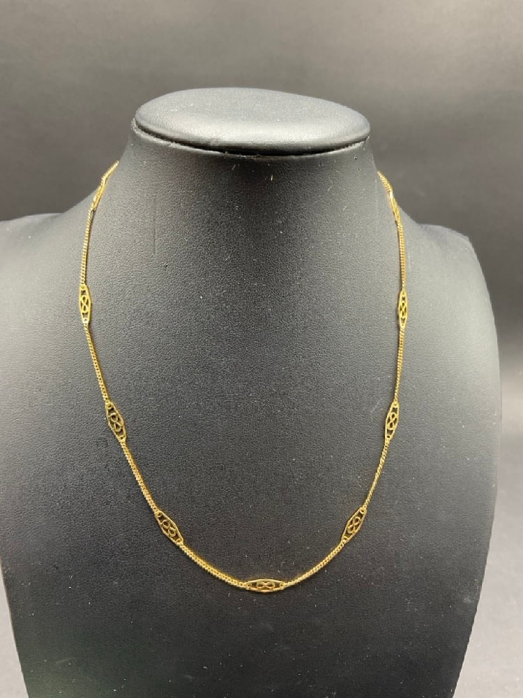 14K (585) Yellow Gold Choker Necklace: 14K (585) Yellow Gold Choker Necklace. Total weight: 2.59 grams. Dimensions: 16” length.