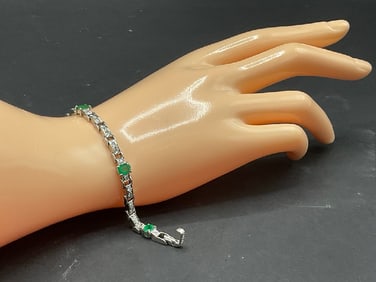 Platinum, Emerald and Diamond Jewelry Bracelet