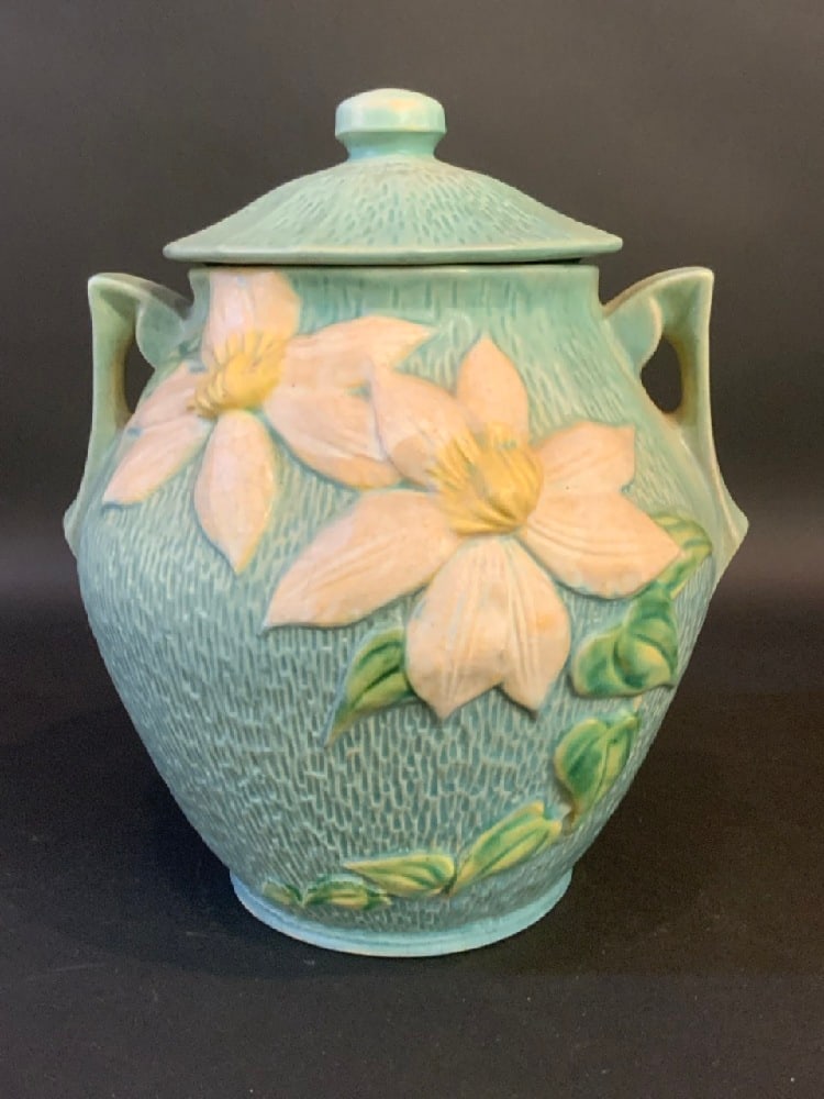 Roseville Pottery “Clematis?? Cookie Jar (1 of 4)