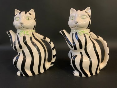 A Pair of Gloria Vanderbilt Tastesetter by Sigma Striped Cat Tea Pots