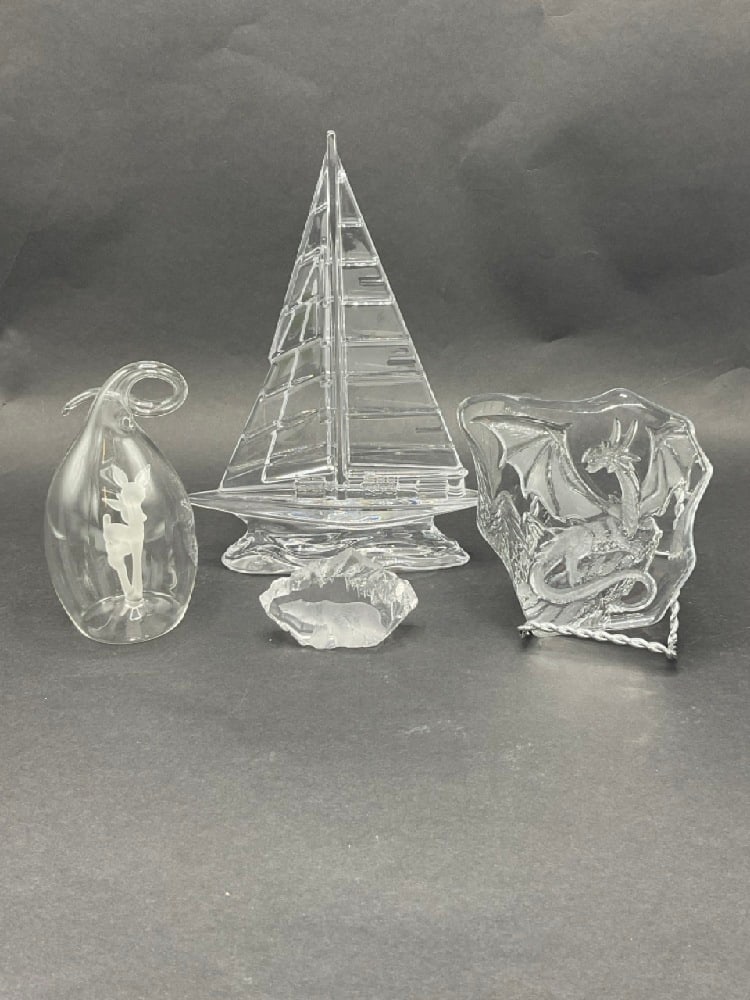 Lot of (4) Crystal Sculptures - Waterford, Murano, Maleras, Cristal d’ Arques: Lot of (4) Crystal Sculptures - Waterford, Murano, Maleras, Cristal d’ Arques.Dimensions: 9” x 6” x 1”