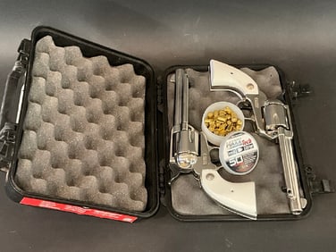 Max-Ops ME Ranger Starter Handguns, Ammo & Accessory Case - Made in Italy Blank Firing Replica