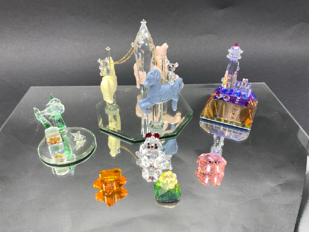 Grouping of (7) Swarovski  & Crystal World Figures (1 of 4)