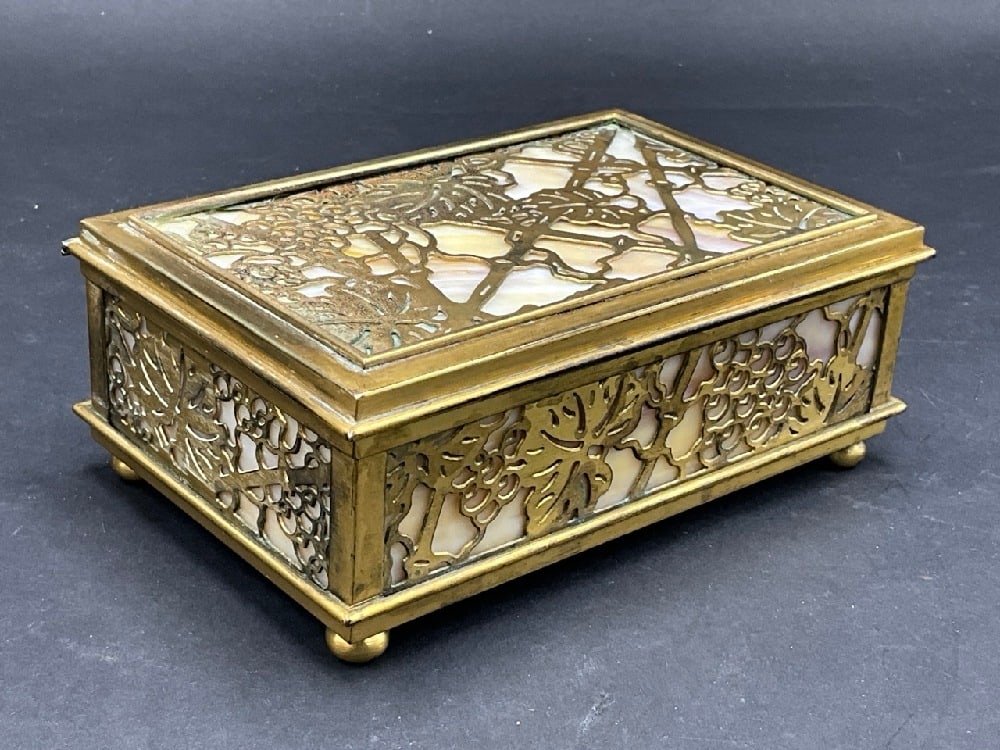 Tiffany Studios 808 Grapevine Bronze and Glass Box (1 of 7)