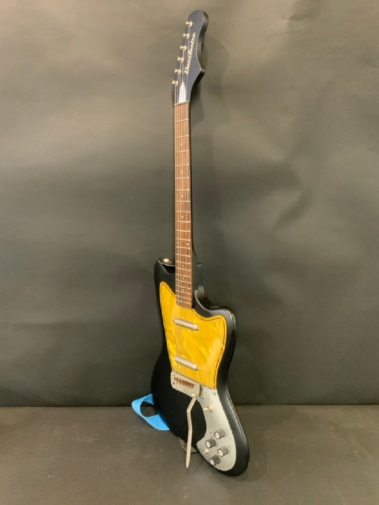 Vintage Danelectro Totally Shielded Dead On 67’ Electric Guitar (1 of 7)