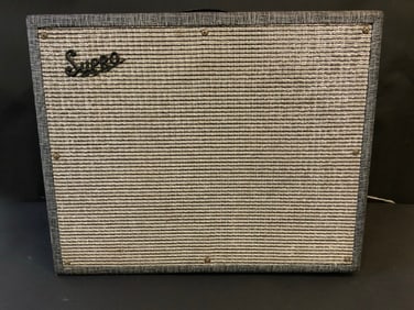 1960’s Supro Thunder Bolt 117V Base Guitar Amplifier