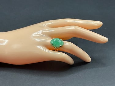14K Jade Ring Size 6 4 Grams