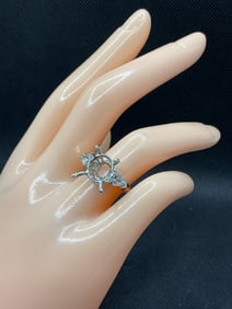 La Viano Jewelers Platinum Setting w/ Diamonds