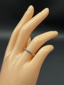 18K White Gold Diamond Wedding Band