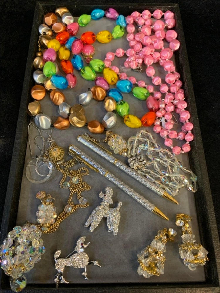 Vintage Costume Jewelry Lot with Pell,Stewardess Air Plane Pens: Vintage Estate Costume Jewelry Lot with Pell , Stewardess Air Plane Pens with Plastic Beads and Poodles.