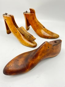 (3) Vintage Wooden Shoe Horns