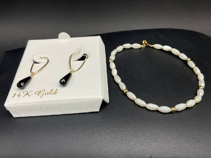 14K Yellow Gold Earrings with 14K Pearl Bracelet: 14K Yellow Gold Earrings with 14K Pearl Bracelet. Total weight: Good Condition, Please See Photograph Preview