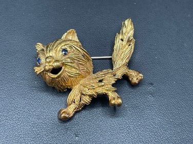 18K Yellow Gold Cat Brooch Pin w/ Blue Sapphire Eyes