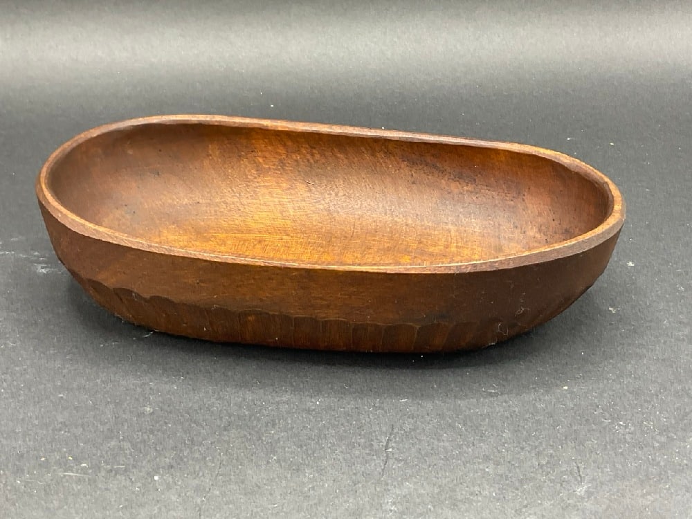 Mid Century Signed Walnut Bowl: Mid Century Signed Walnut Bowl. Please see photograph preview. Illegible. Dimensions: 2” x 8” x 5”