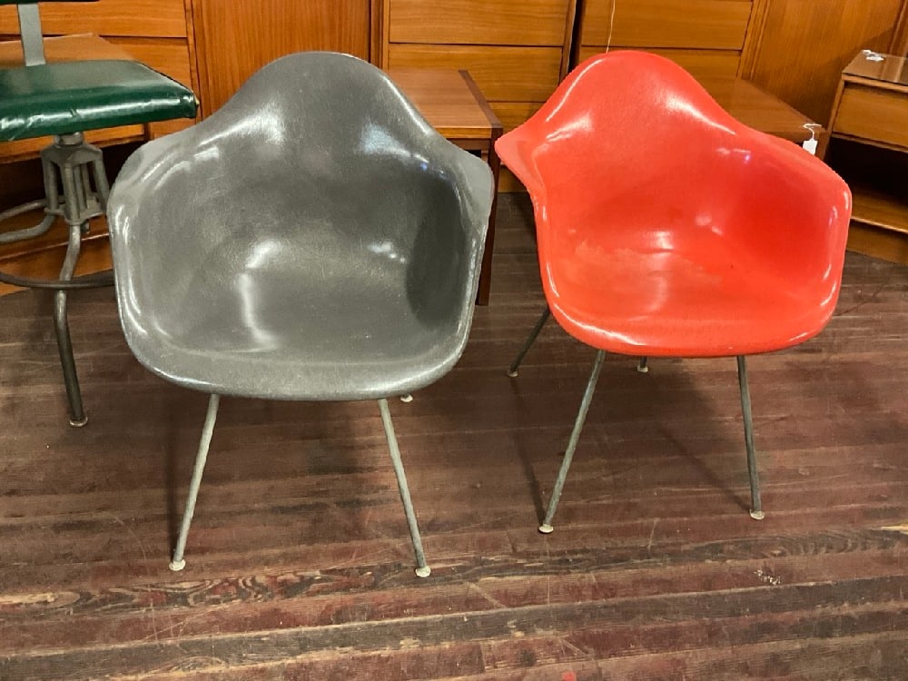 Two (2) Herman Miller Fiberglass Chairs (1 of 6)