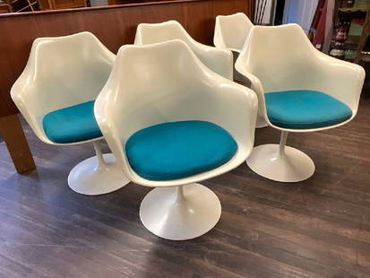 Vintage Eero Saarinen BR50 Tulip Chairs Set of 5 Mid-Century Modern: Vintage Eero Saarinen BR50 Tulip Chairs Set of 5 Mid-Century Modern. Each chair having BR50 Mark at base and Knoll International Label Beneath Cushion. Cleaning needed. No Breaks or restoration noted.