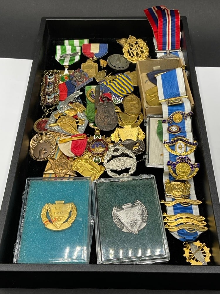 Collection of Mostly Gold Filled Military and DAR Medals (1 of 11)