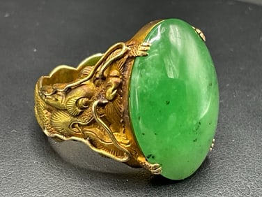 Vintage 18K Yellow Gold Men’s Jade Dragon Ring
