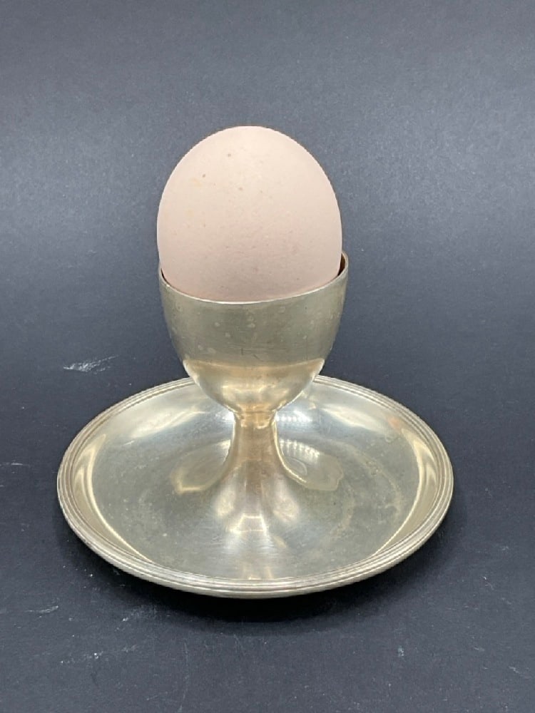 Mappin & Webb Sheffield Silver Plated Egg Cup: Mappin & Webb Sheffield Silver Plated Egg Cup. Made in England.Total weight: 118 grams Dimensions: 3” x 4”