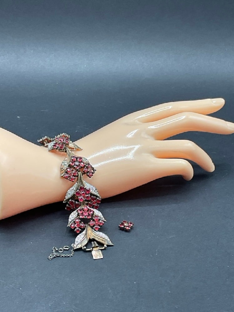 Trifari Alfred Philippe Sterling Silver Bracelet: Trifari Alfred Philippe Sterling Silver Bracelet. For restoration. Stones are missing and one petal is detached needing new mount. Please see photograph preview.Total weight: 67 grams Dimensions: 7&rd