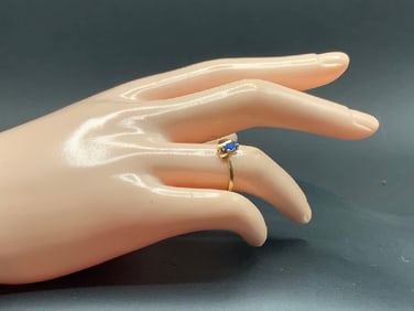 10K Yellow Gold Sapphire Ring