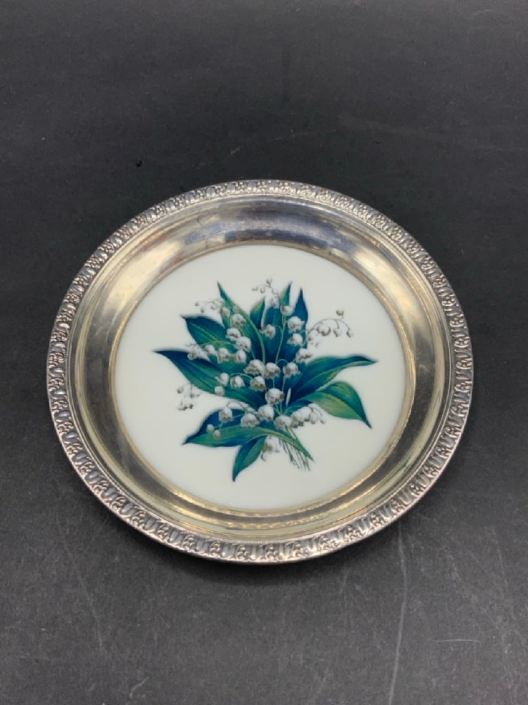 H.P. Sterling Silver Wine Coaster: H.P. Sterling Silver Wine Coaster.Good Condition, Please See Photographs Preview Dimensions: 5 3/4” D Total weight: 72.9 g