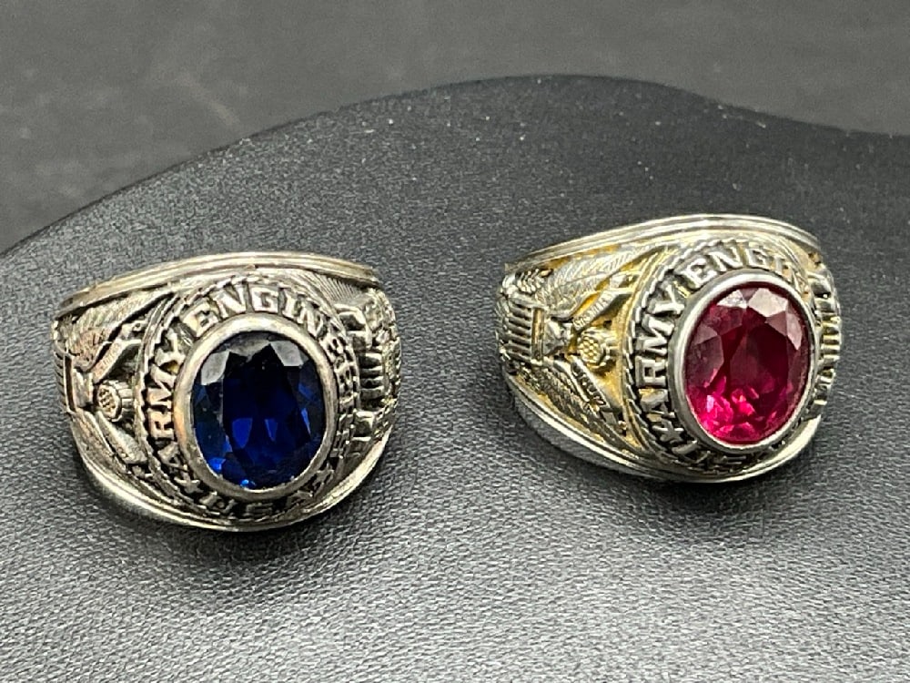 Two (2) Men's Vintage U.S. Military Army Rings (1 of 6)