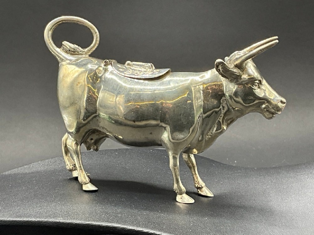 Antique Sterling Silver Cow Creamer: Sterling Silver Chinese Antique Cow Creamer. Pleaese see markings. Total weight: 84.13 grams. Dimensions: 3” x 5”