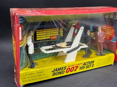 Gilbert 1960’s James Bond 007 Action Toy Play Set
