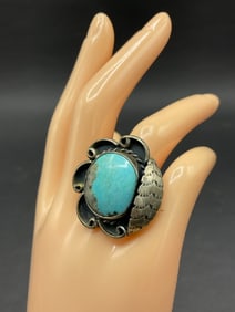 132Vintage Sterling Silver Navajo Indian Turquoise Ring
