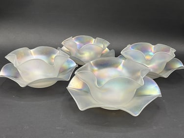 Set of Four Steuben Verre De Soie Fruit Bowls and Underplates