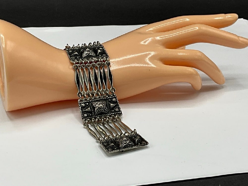 Taxco Mexican Sterling Silver Bracelet (1 of 4)