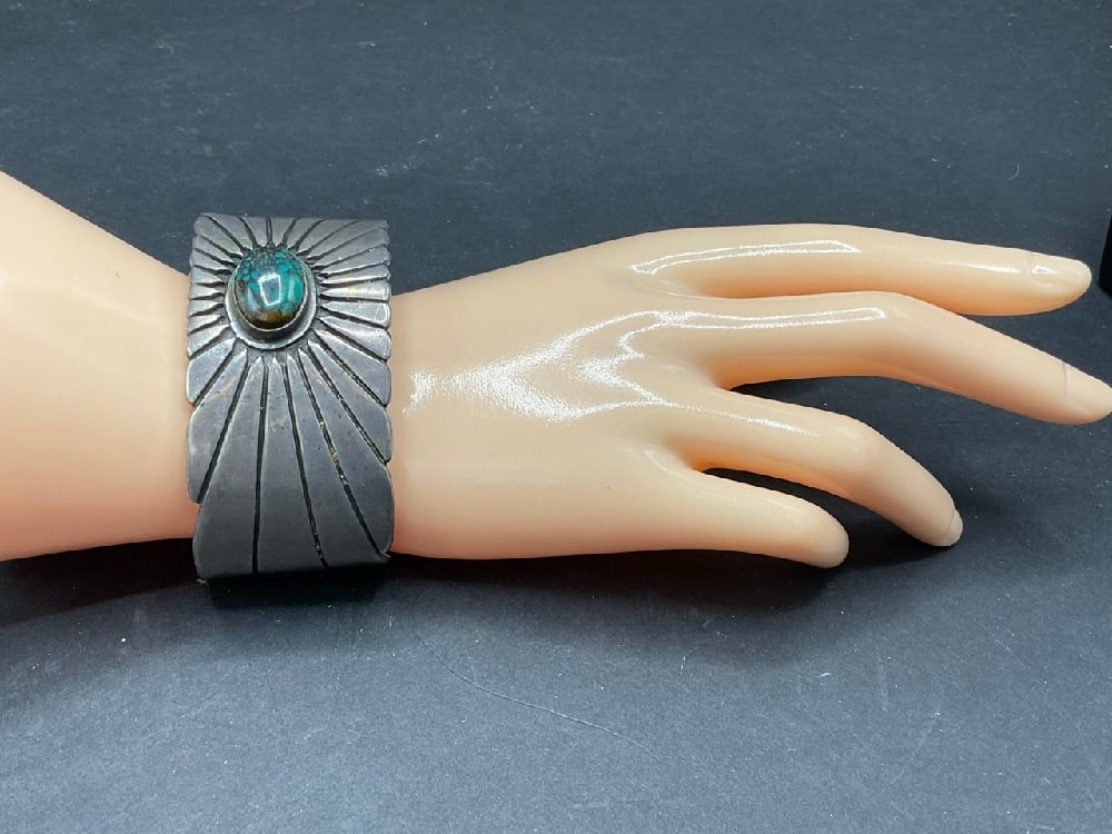 Navajo Sterling Silver Turquoise Cuff Bracelet (1 of 5)