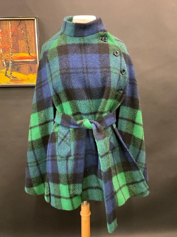 Vintage Hourihan Plaid Wool Cape (1 of 5)