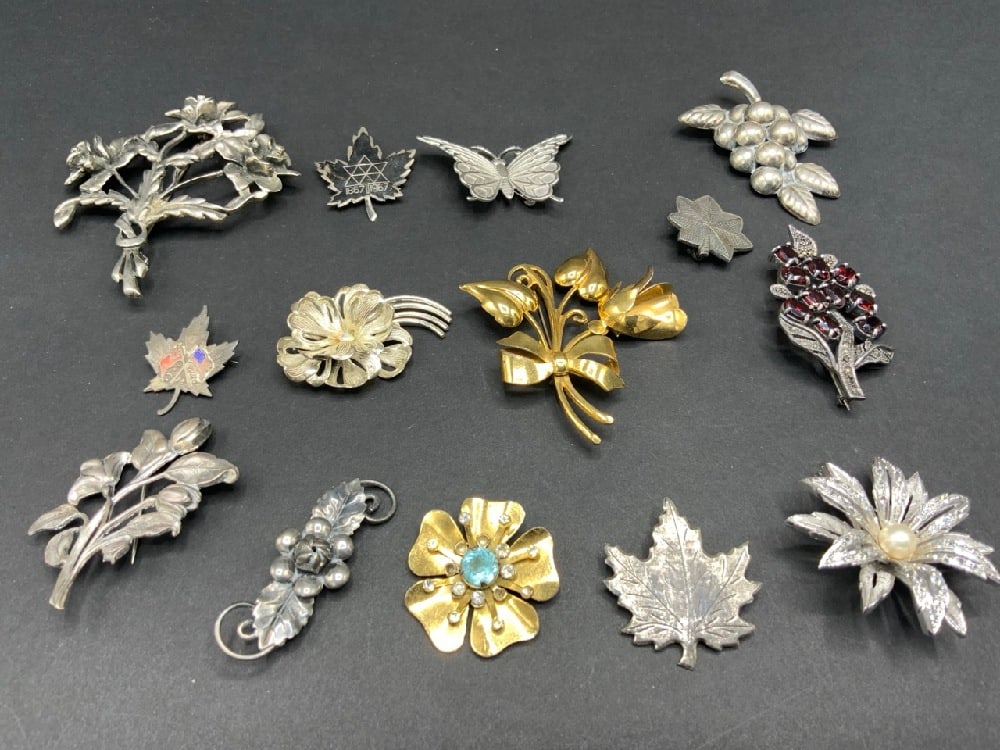 Fourteen (14) Vintage Floral Sterling Silver Pins (1 of 6)