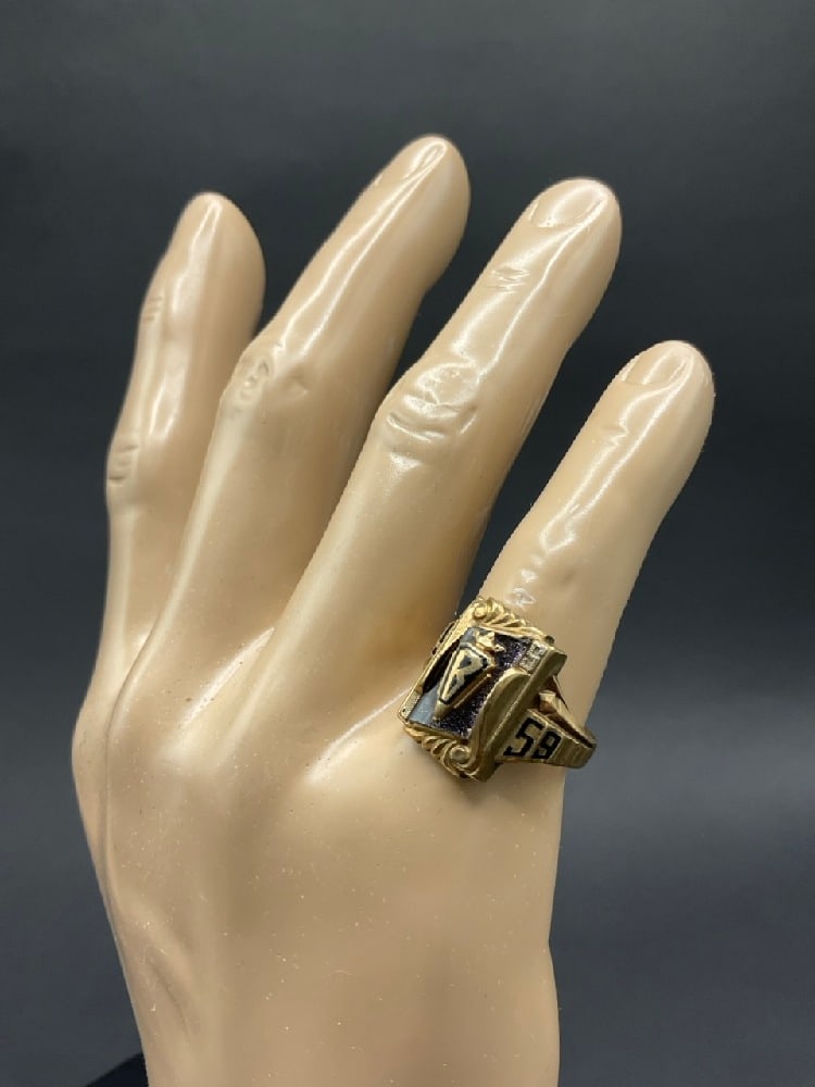 1958 Josten 10K Gold Class Ring with Onyx Stone (1 of 4)